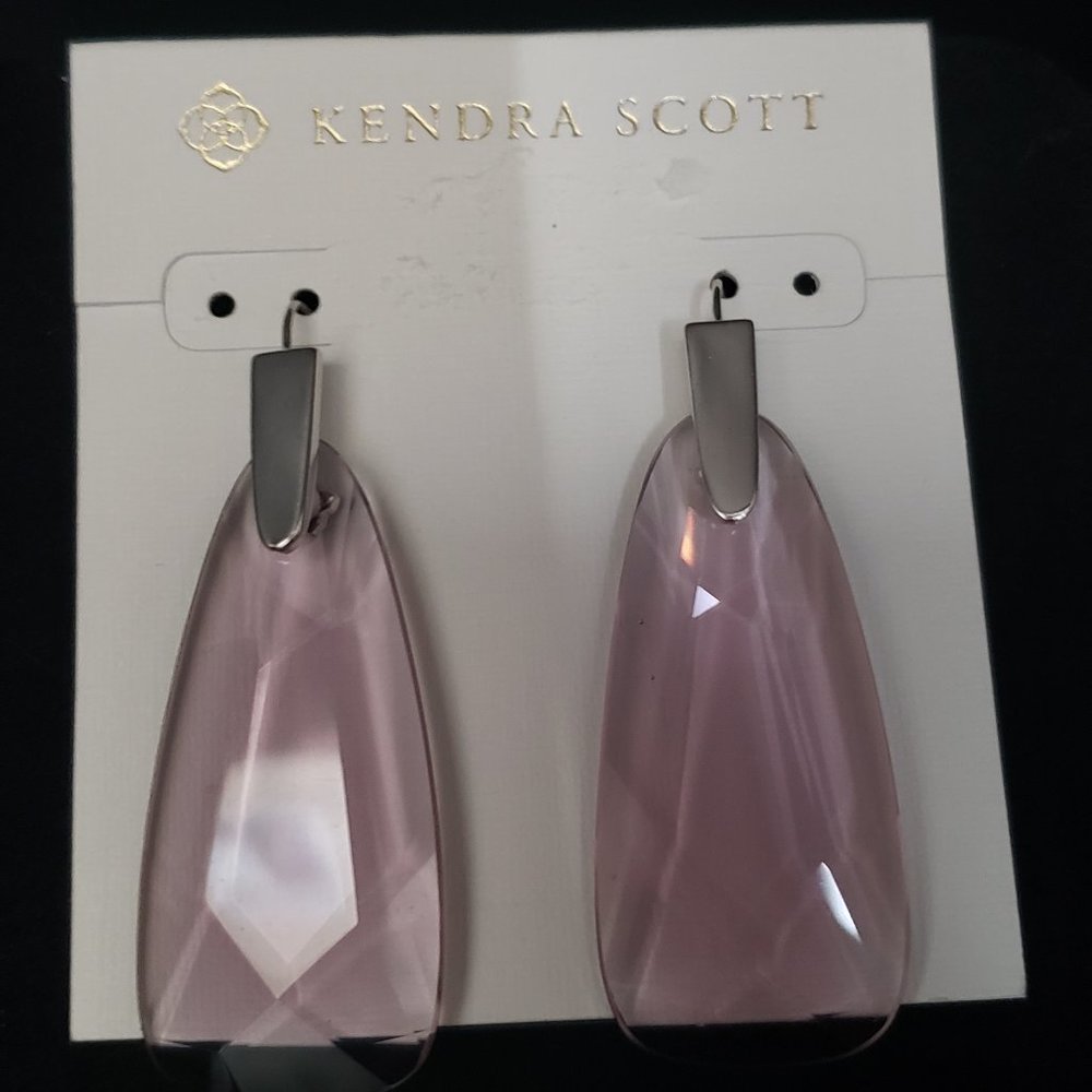 Beautiful Kendra Scott Drop Earrings